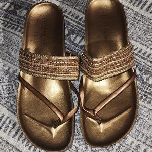 NWOT Gold Modabella Made in Italy Sandals